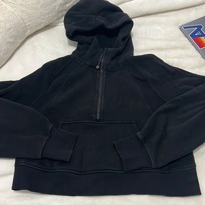 black lululemon scuba